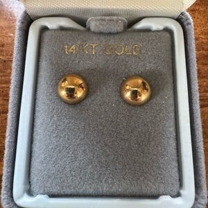 14KT Gold Stud Earrings